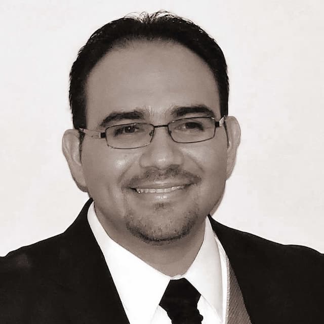 Dr. Eduardo Castañeda Pérez